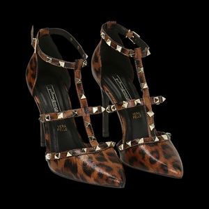 NWOT rockstud heel shoes leopard